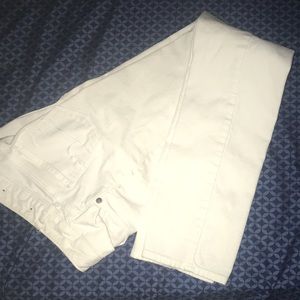 Ladies American Eagle skinny white jeans